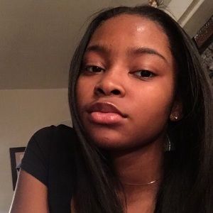 Meet your Posher, Amari